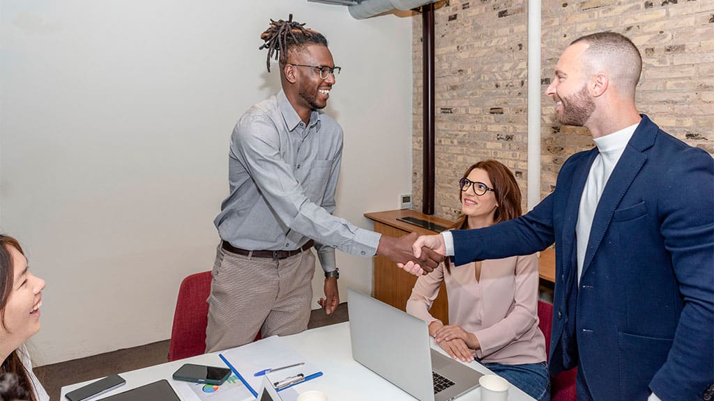 What to Expect When You Hire a Graphic Designer